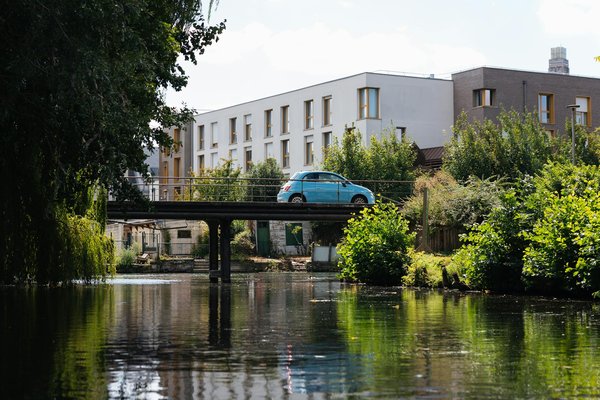 Où apprendre la fabrication de bateaux traditionnels en Indonésie?
